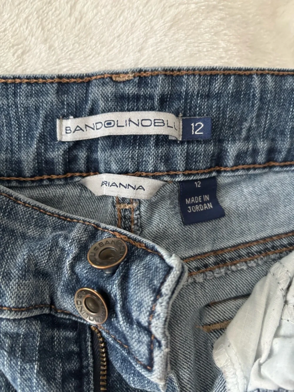 Bandolino Arianna Jeans - Picture 3 of 3
